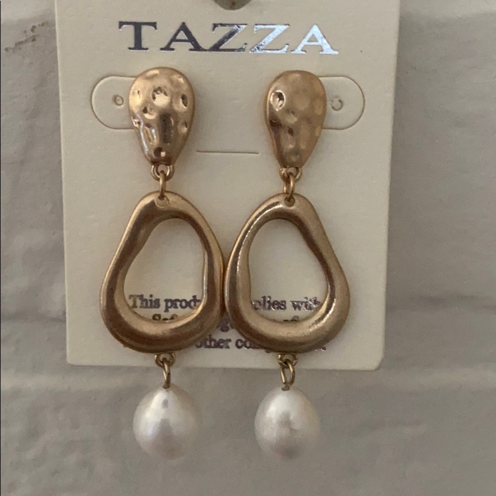 NWT Tazza Gold Drop Earring with Pearls